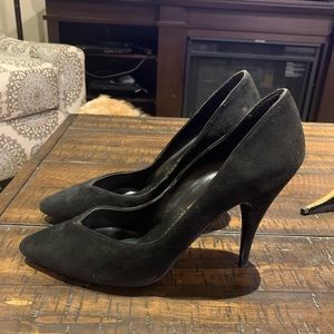 4 pairs of heels size 7.5 and 7.